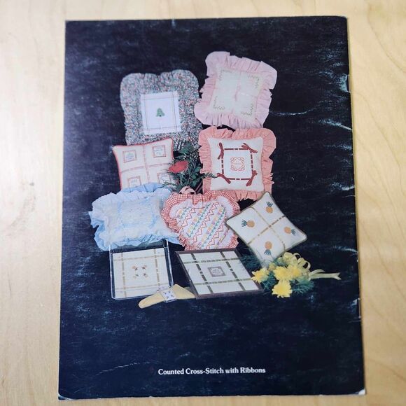 Lot of 5 Vintage Bread Cloths Cross Stitch Pattern Booklets Primitive Kitchen - Picture 7 of 7